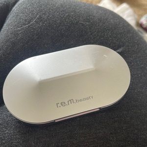 R.e.m. beauty eyeshadow